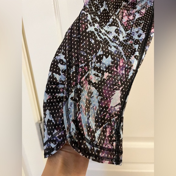 Lululemon Run Full On Luxtreme Cropped Leggings Size 8 - Picture 3 of 10